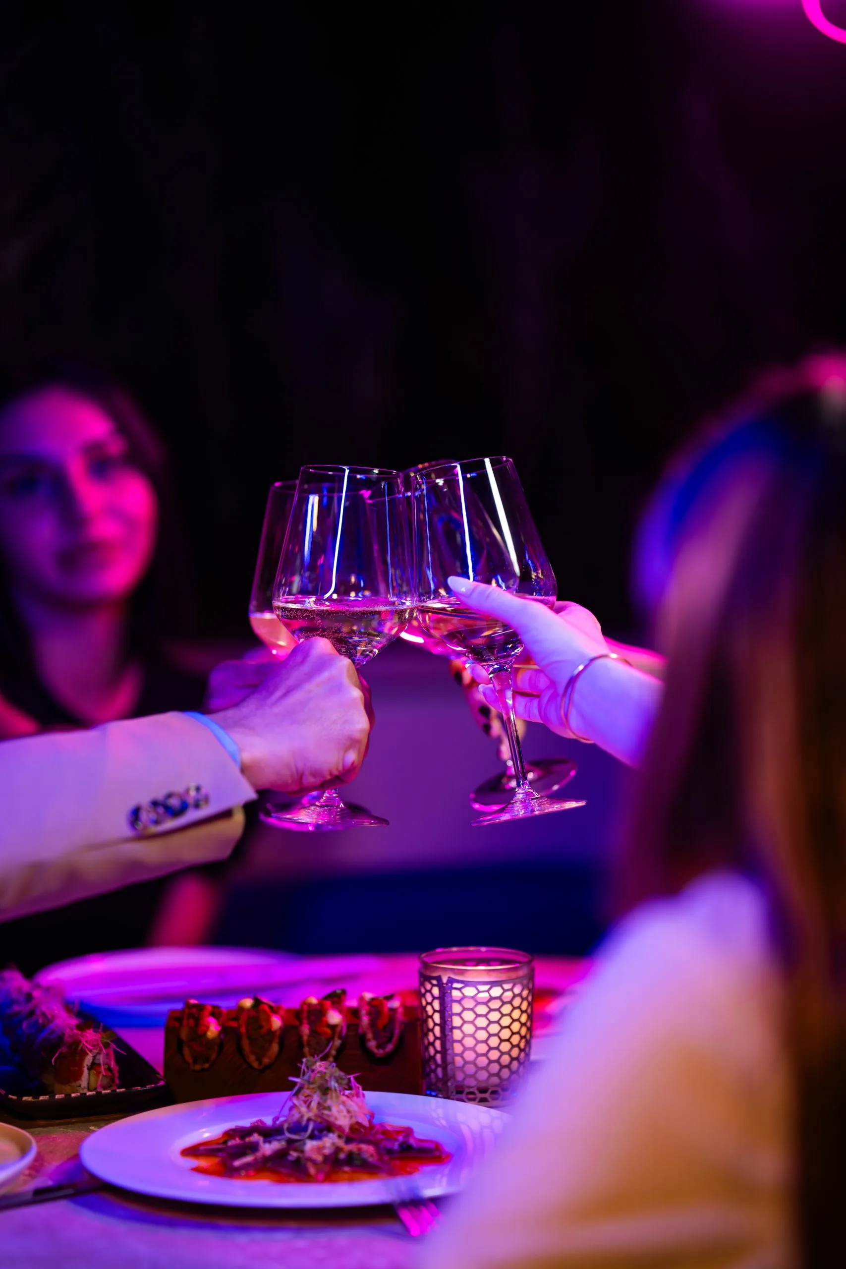 Akira Back The Rooftop - Photo 2